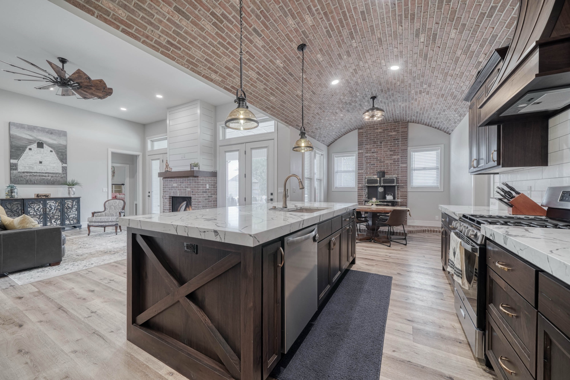 4454 N Ammon Road, Ammon ID — kitchen