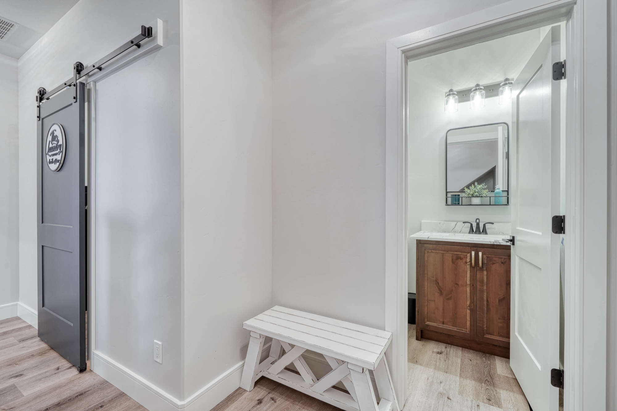 4454 N Ammon Road, Ammon ID — primary bath
