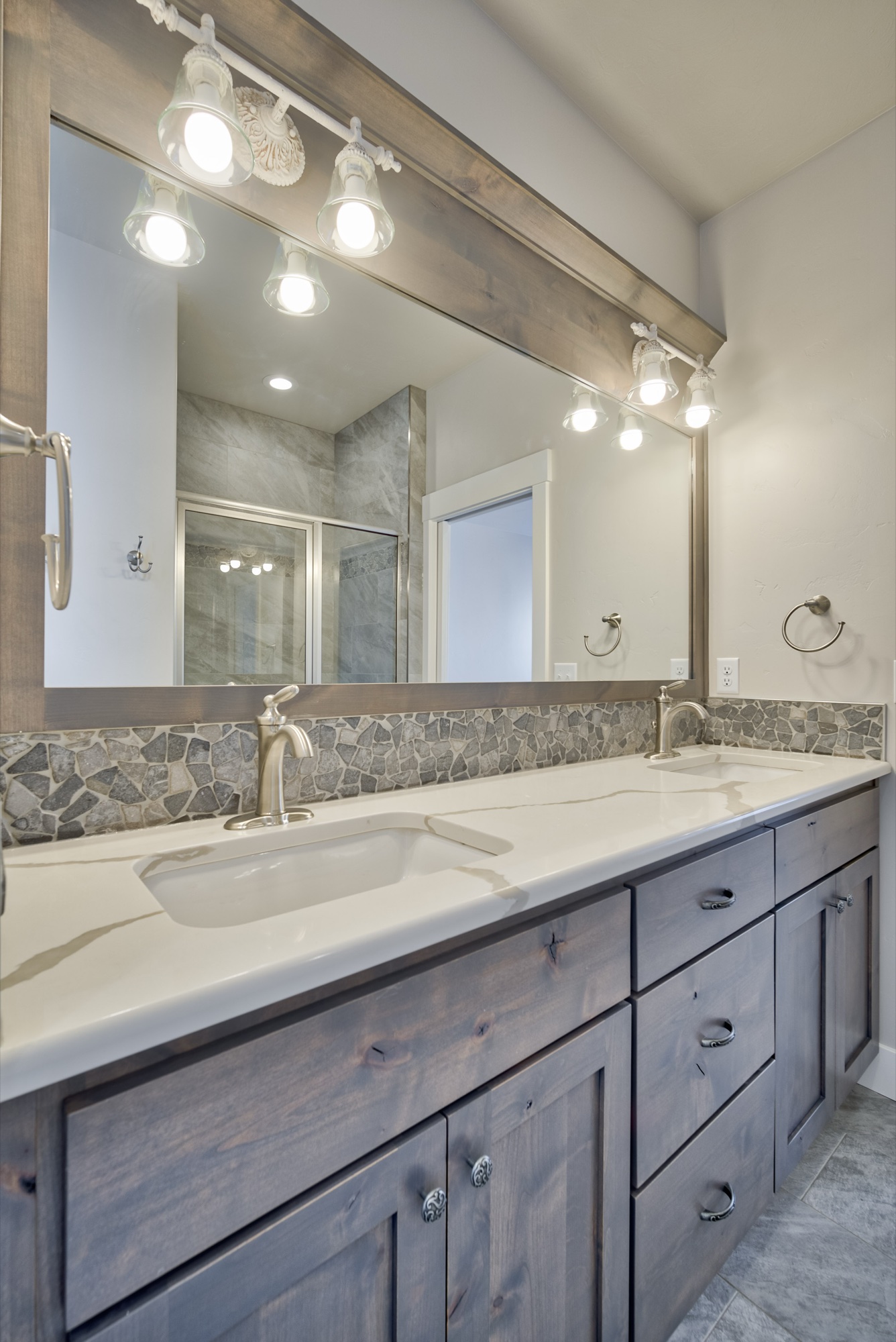 3073 Chartwell Gardens, Idaho Falls ID — primary bedroom