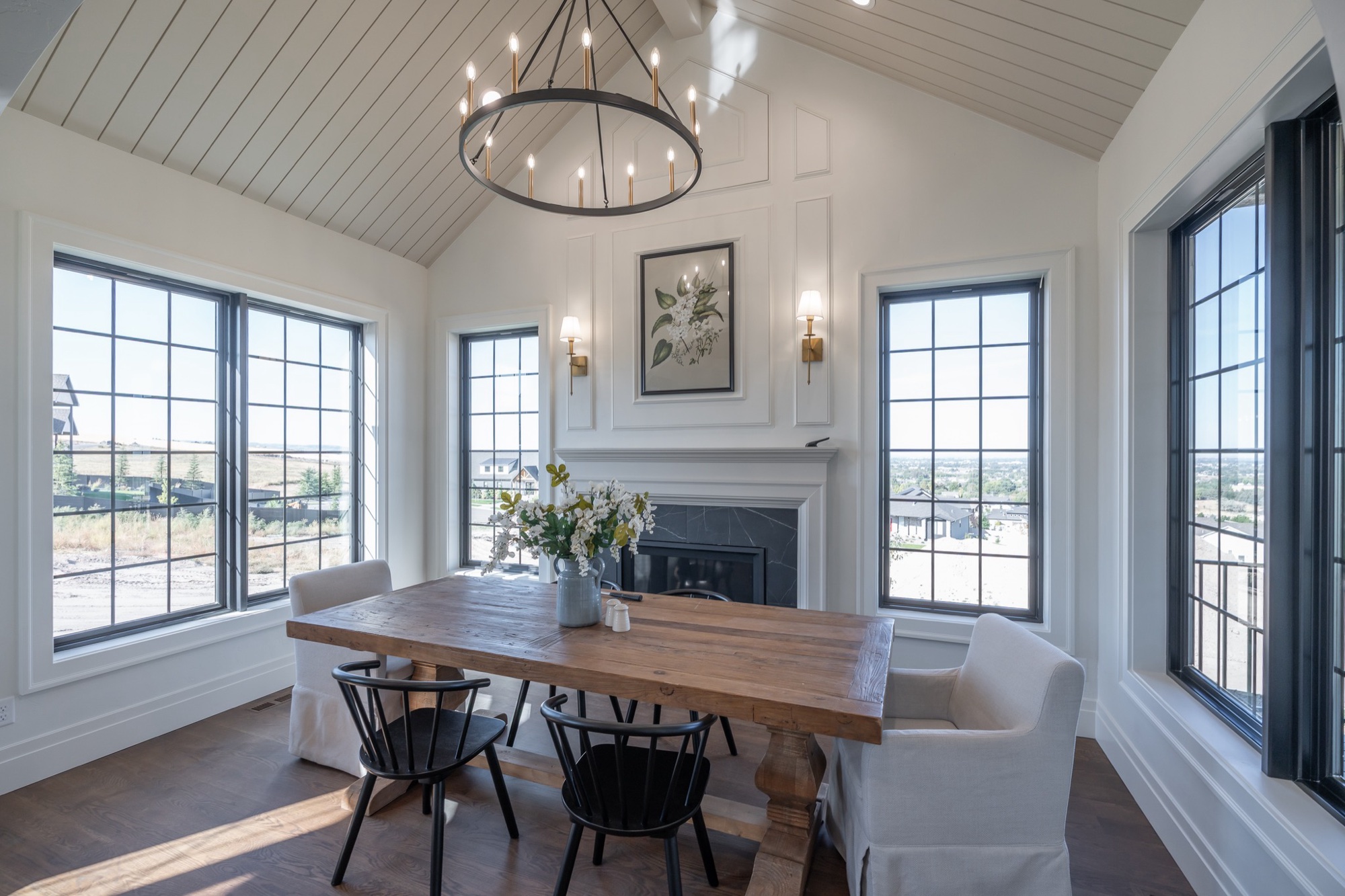 3164 Granger, Ammon ID — great room