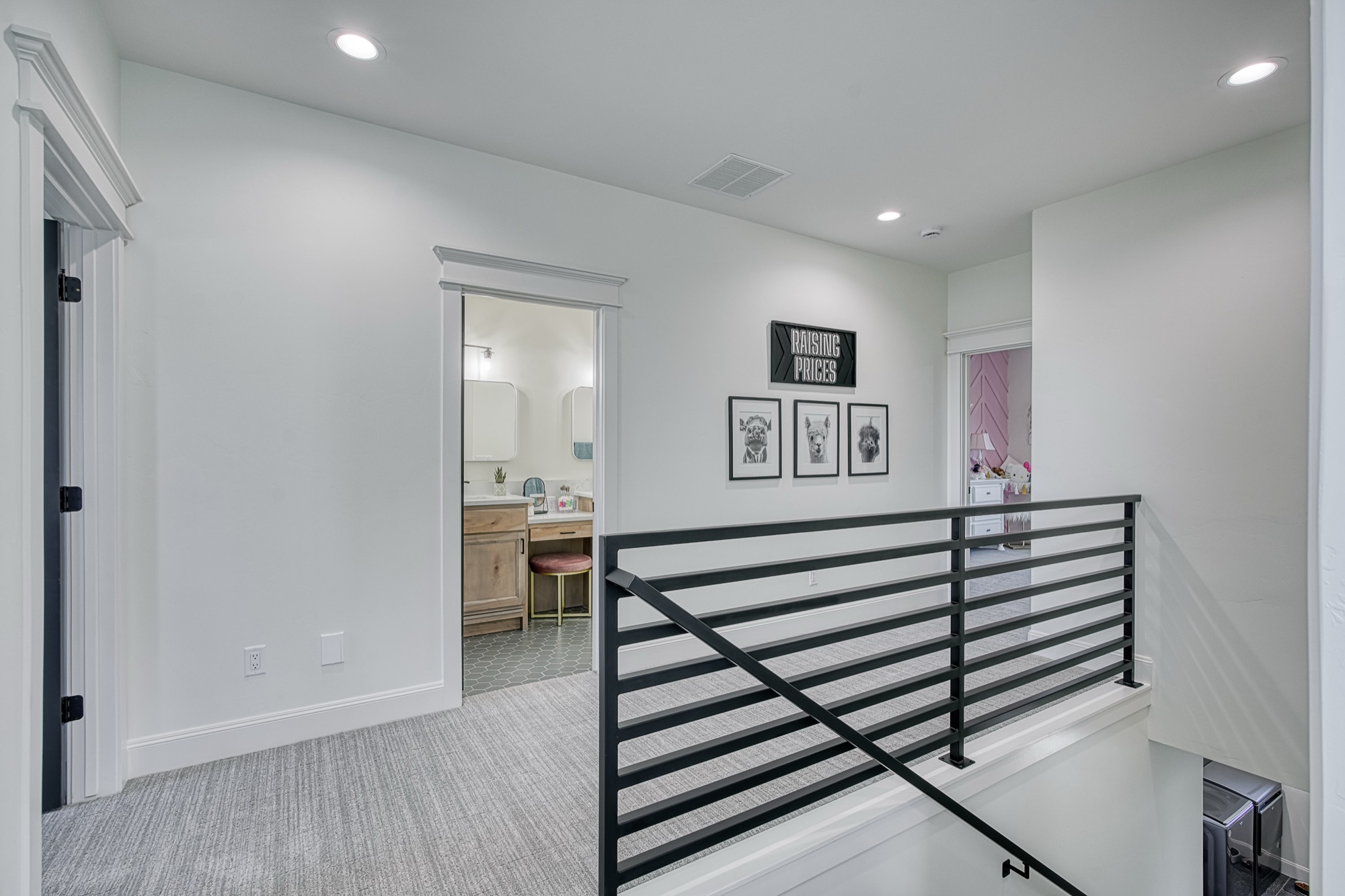 The Sunset Iona Parade Home, Iona ID — interior view