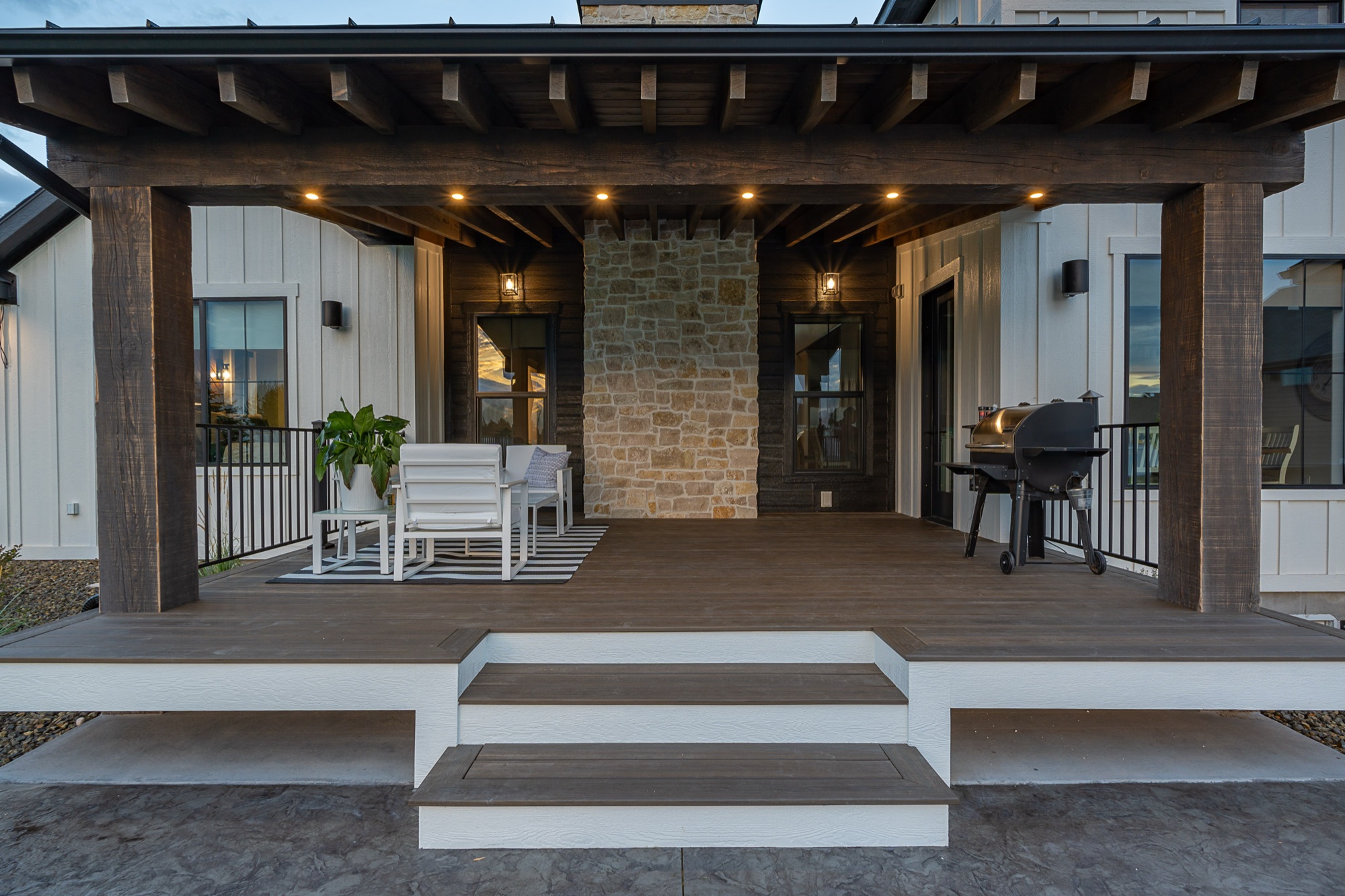 The Sunset Iona Parade Home, Iona ID — finishing detail