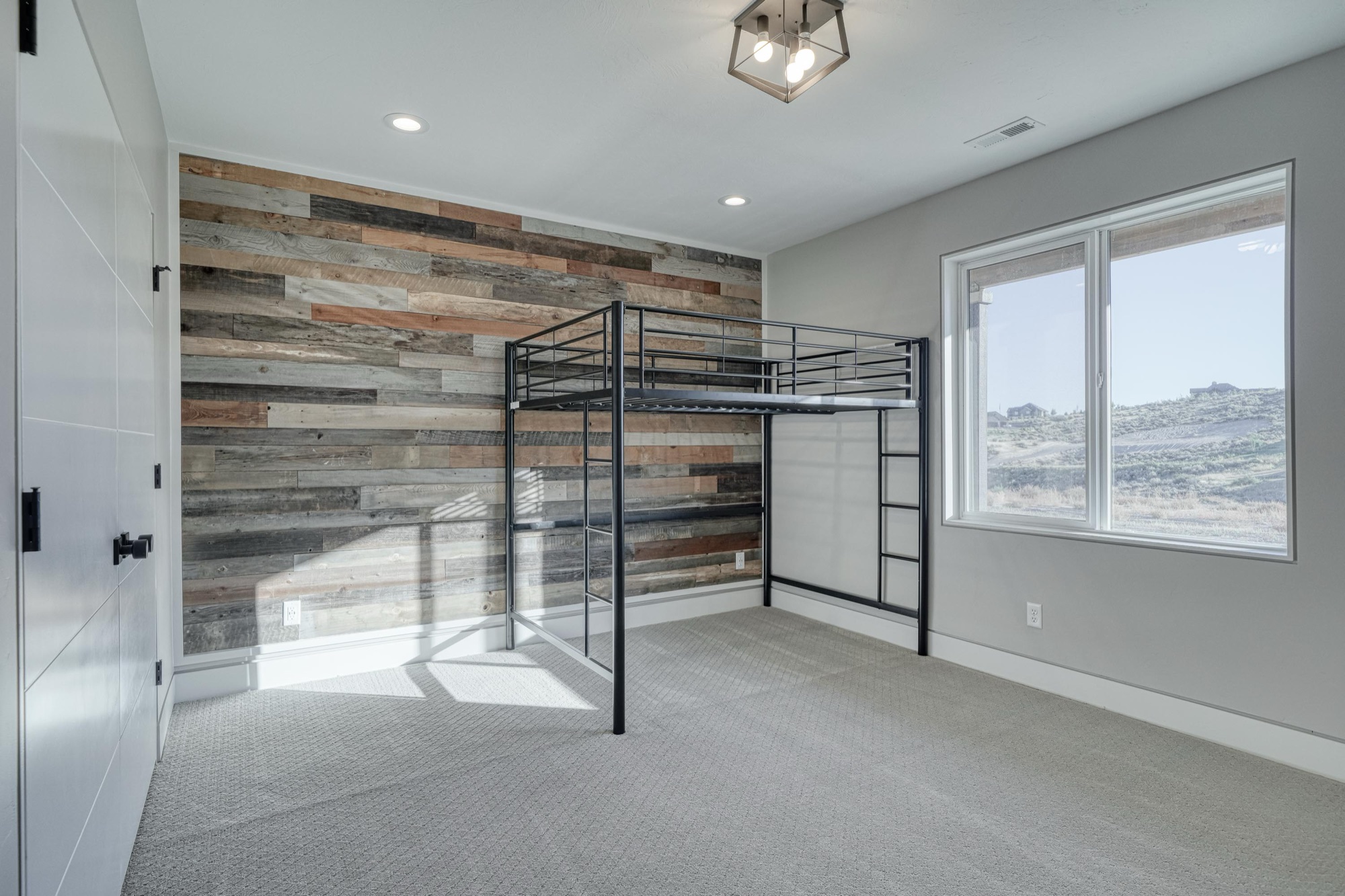 6235 Middle Fork, Ammon ID — primary bath