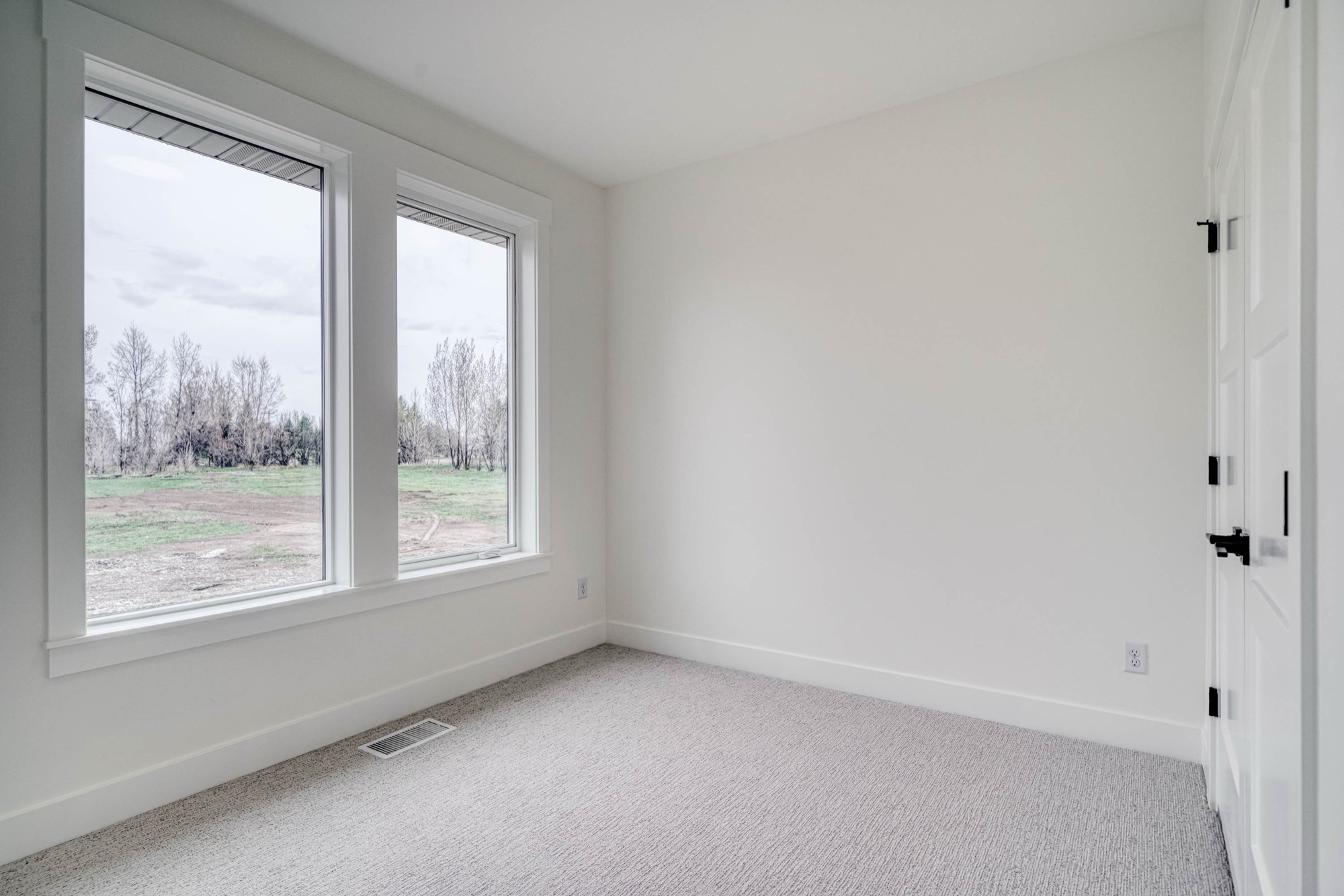 4438 E 318 N, Rigby ID — great room