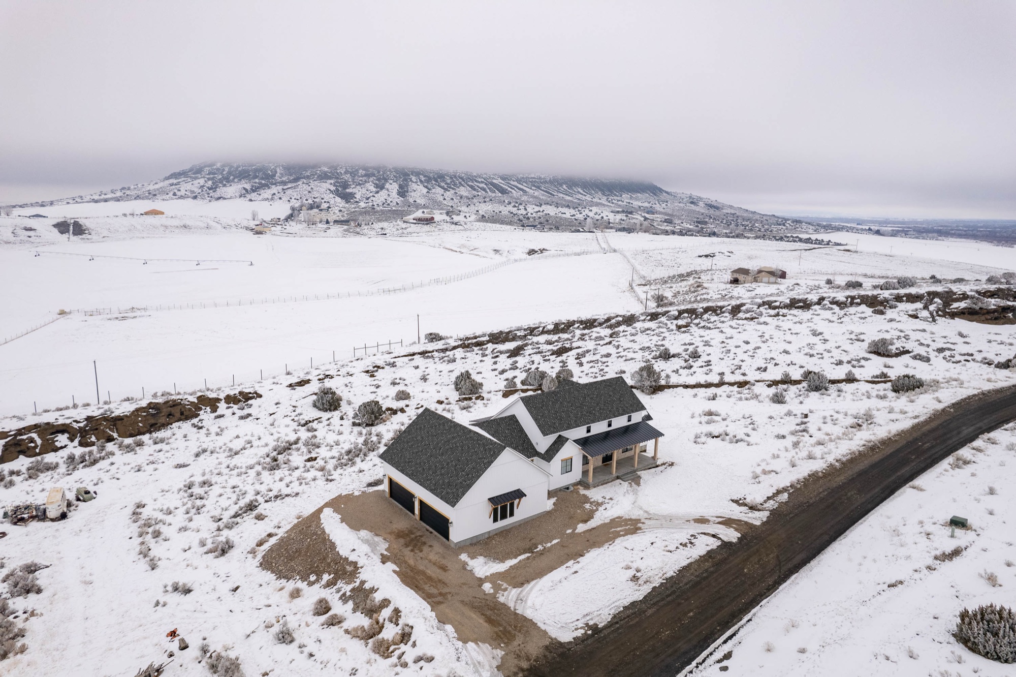 9442 Rustic Trail, Ammon ID — great room