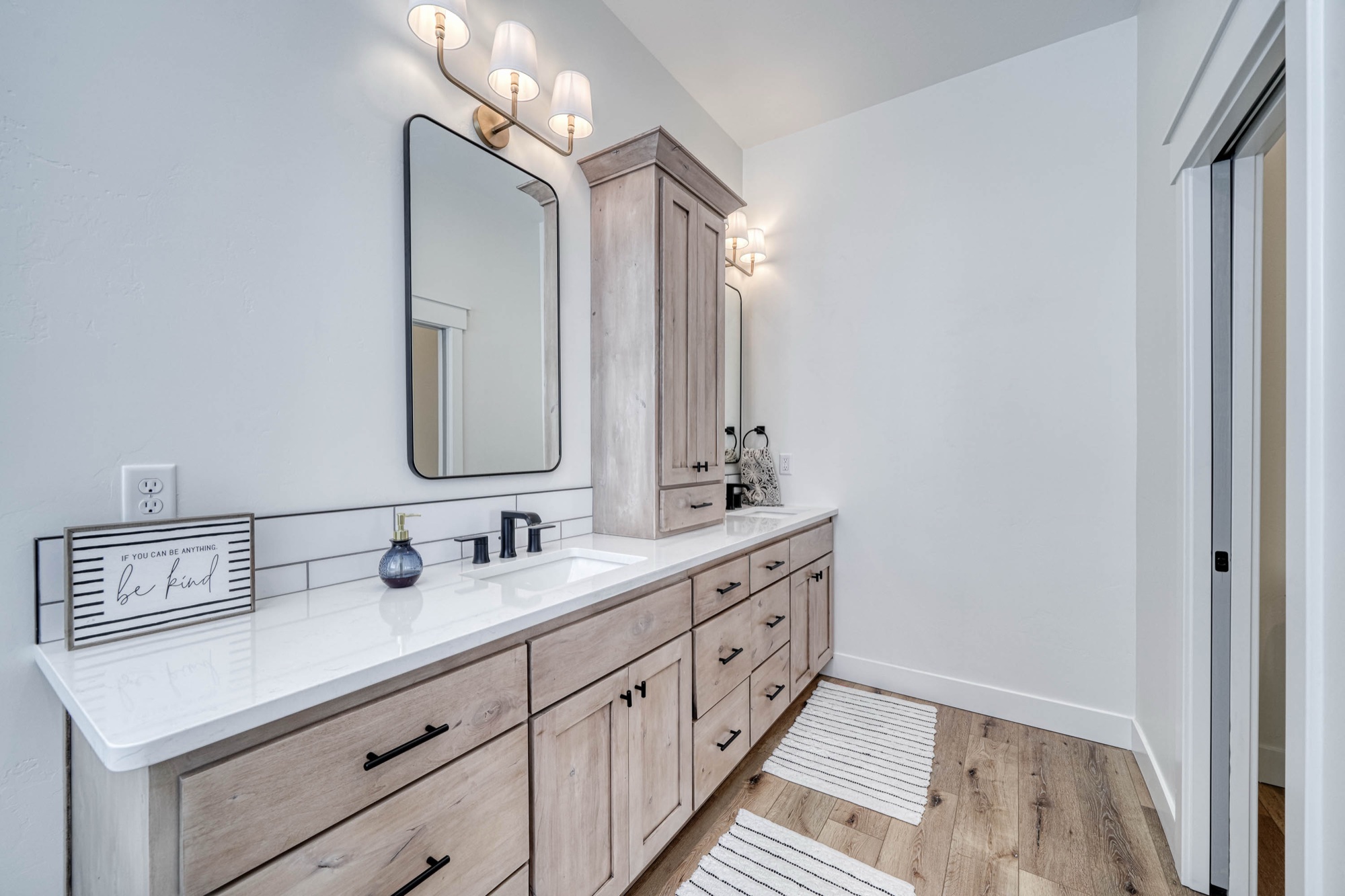 9442 Rustic Trail, Ammon ID — primary bath