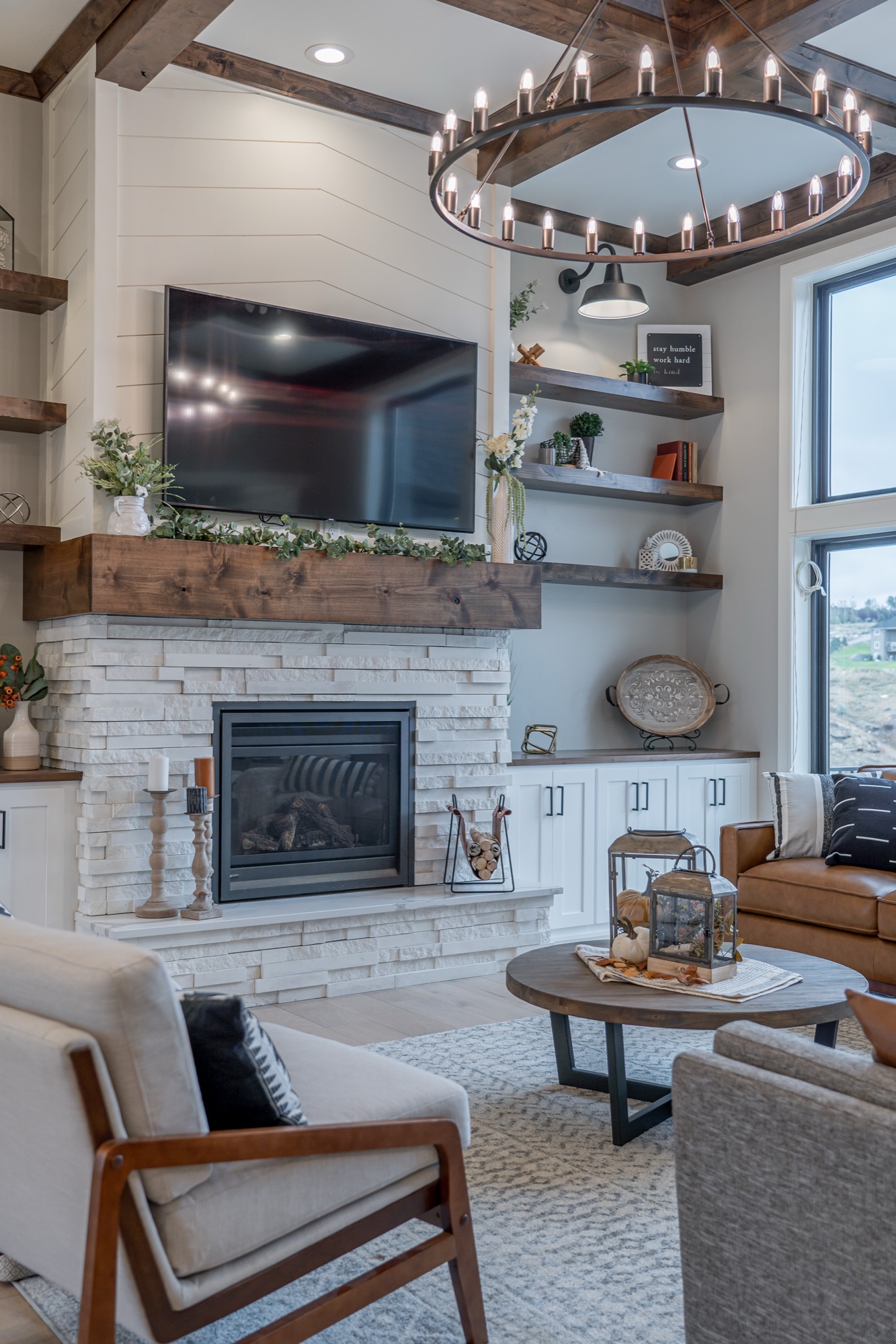 Silver Spur Loop, Idaho Falls ID — interior view