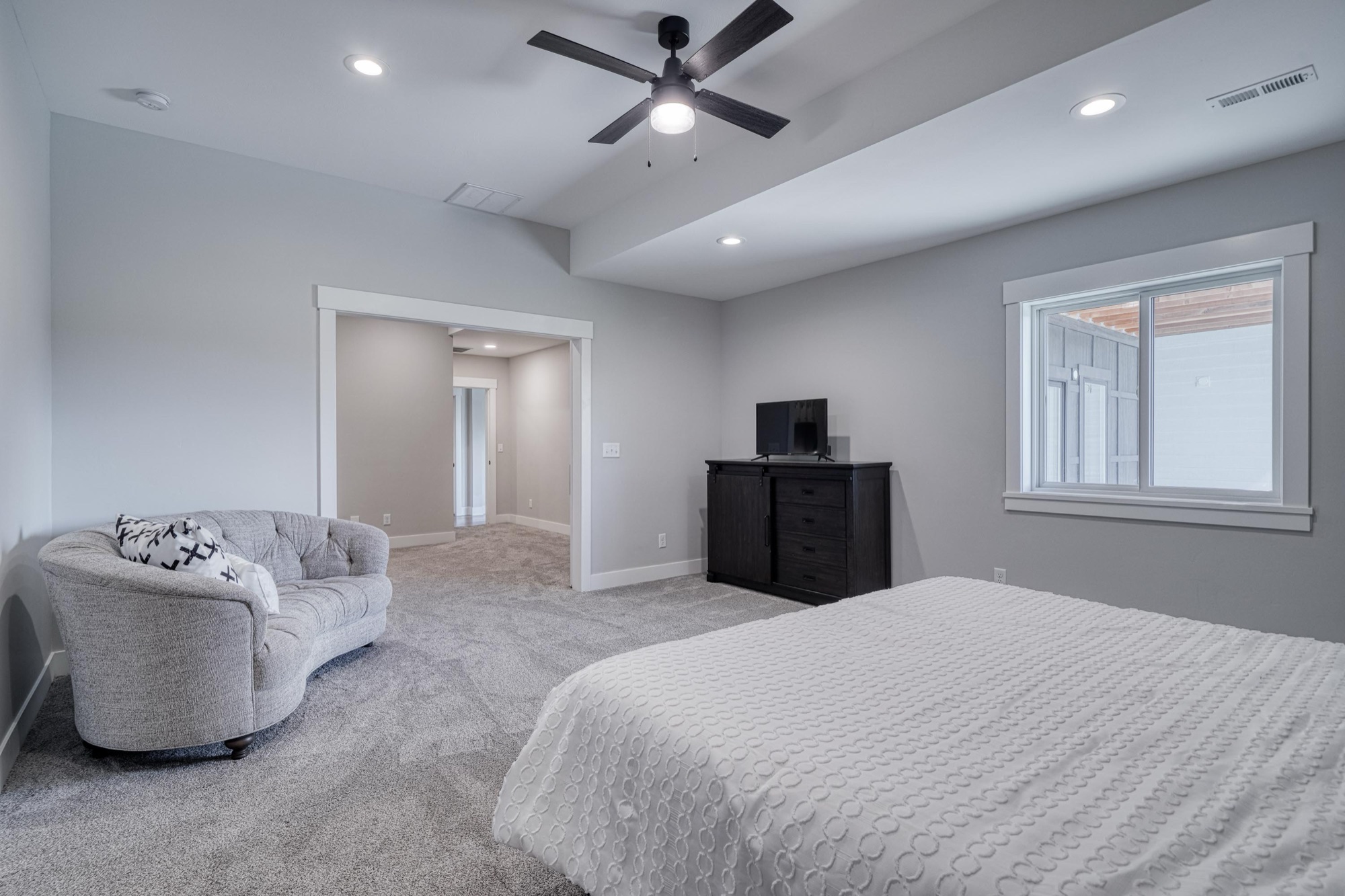 Snake River Estate, Shelley ID — finishing detail