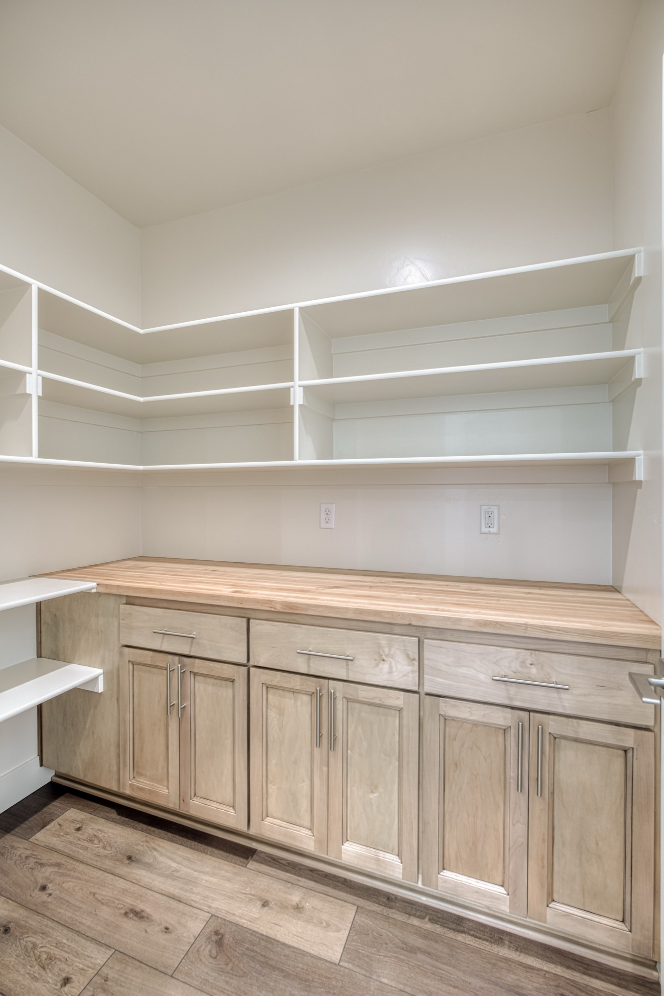 14193 S 1st East, Idaho Falls ID — kitchen