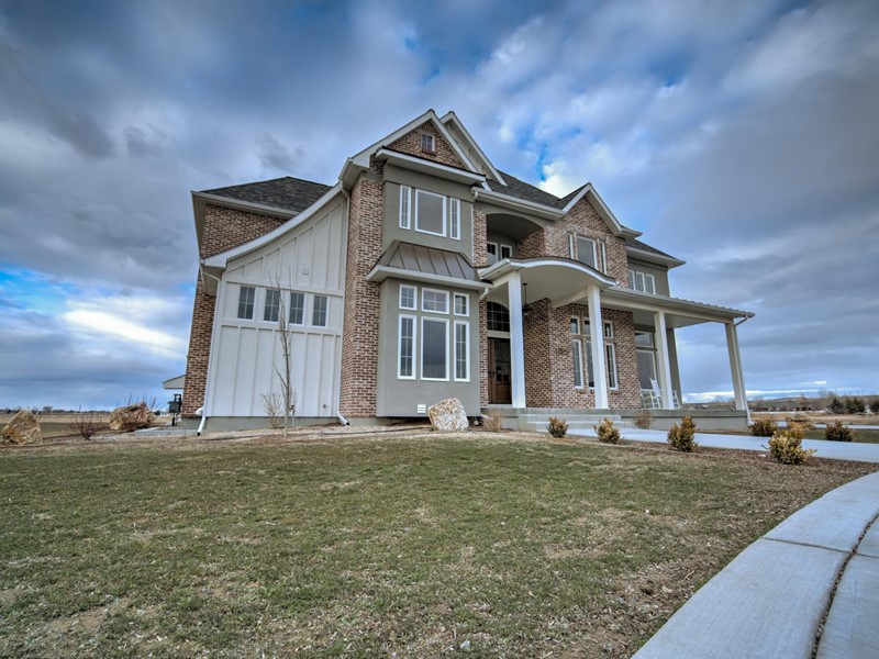 the cottonwood custom luxury home
